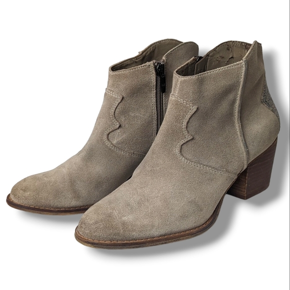 Marc Fisher Shoes - MARC FISHER Western Stefani Suede Ankle Boots in Taupe Beige Cowgirl: Women's 7